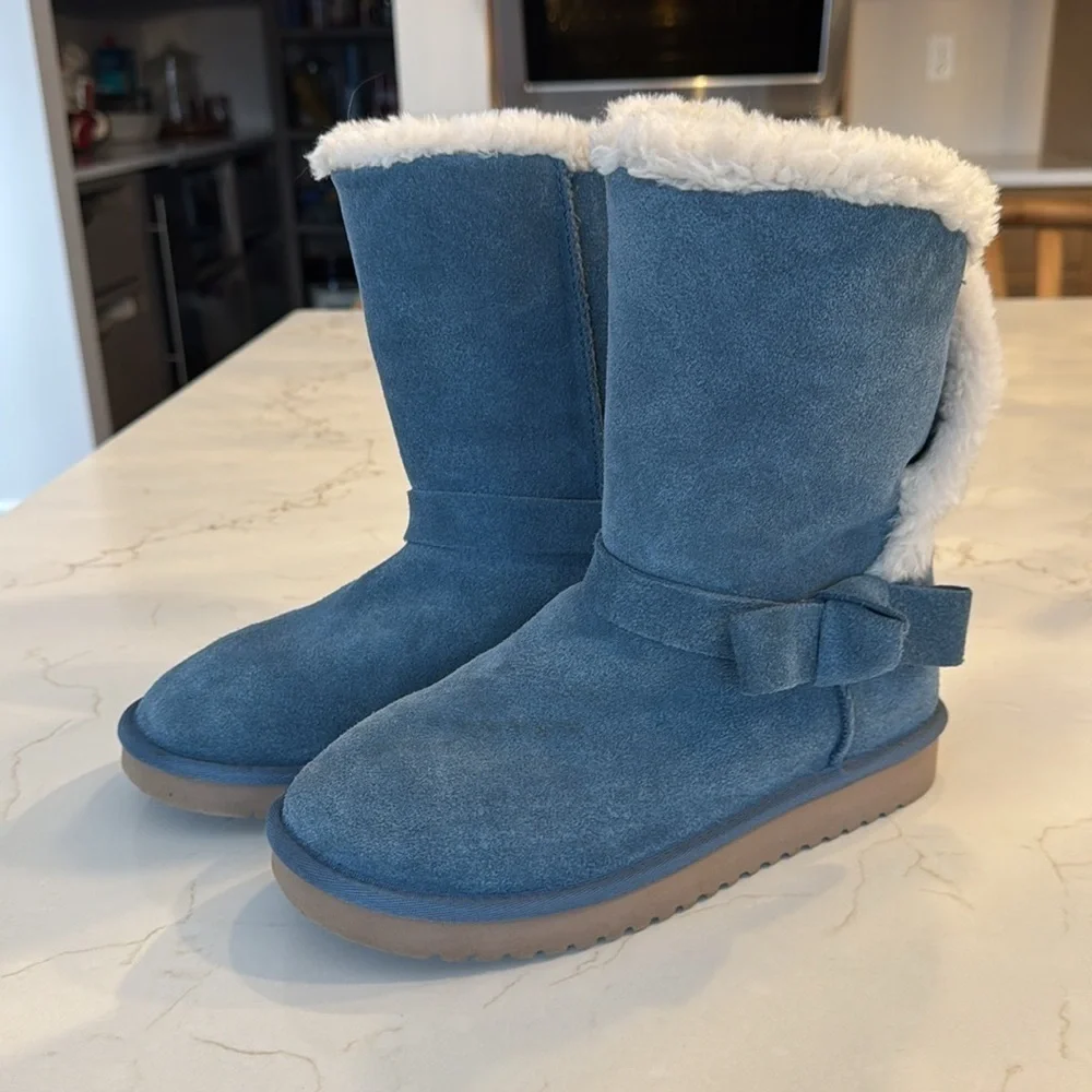 Koolaburra by Ugg Arlena Short Coast Blue Suede Women's Boot / US 7